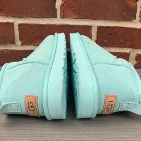 UGG Ultra Mini Classic Boot - Picture 9 of 11